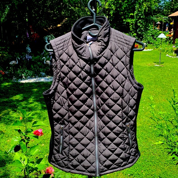 Beautiful CK lightly padded vest - Picture 2 of 4